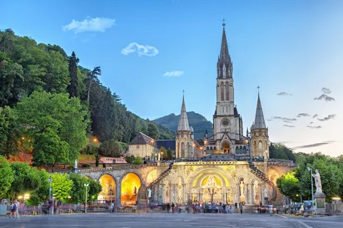 Alla Scoperta di Lourdes Con Avignone, Carcassonne e Marsiglia