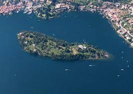 NAVIGATING ON LAKE VARESE, DISCOVERING THE PALAFITTED VILLAGES