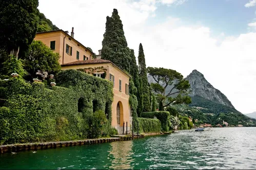 VILLA FOGAZZARO E MORCOTE: Una giornata tra atmosfere letterarie e meraviglie botaniche sul Lago di Lugano