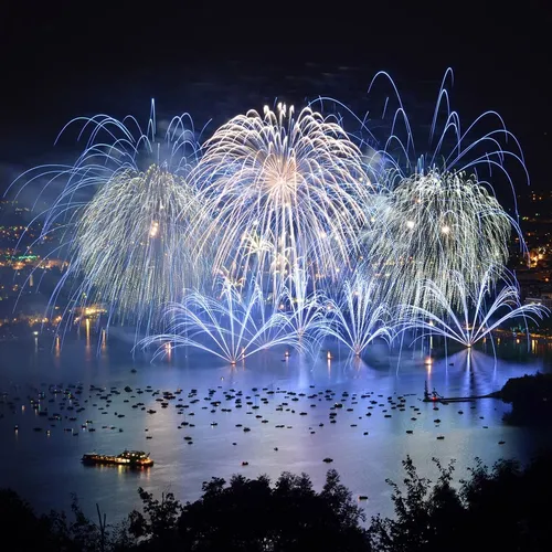 Festa del Lago d’Annecy con il piu’ grande spettacolo pirotecnico d’Europa!
