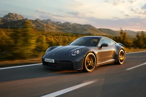 Viaggio d’Autore in Porsche – Il lusso su misura, curva dopo curva