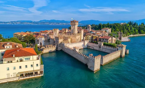 Alla scoperta di Sirmione in crociera e dei vini del Lago di Garda