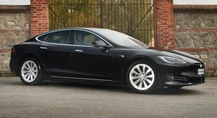 Tesla S Model