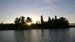 NAVIGATING ON LAKE VARESE, DISCOVERING THE PALAFITTED VILLAGES