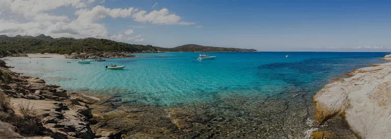 Corsica: L’isola della bellezza tra mare turchese, borghi sospesi e montagne selvagge