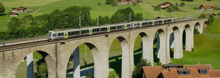 Il Trenino verde delle Alpi e la navigazione sul Lago Thun