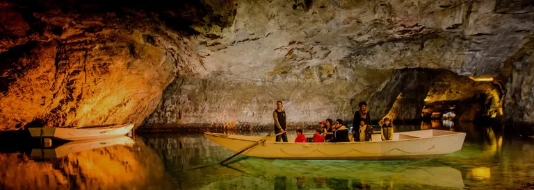 Sion ed il lago sotterraneo di S. Leonard con pic-nic sui castelli