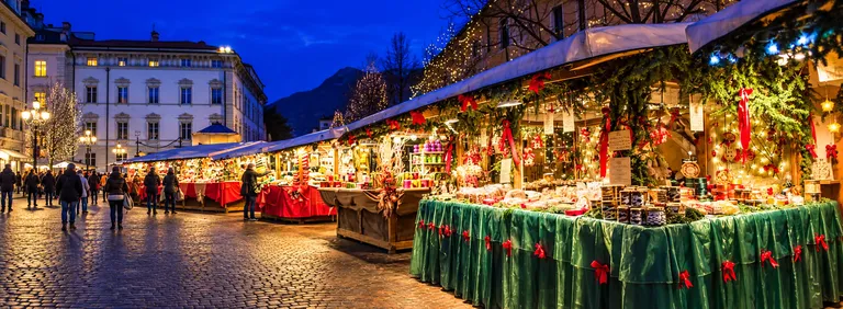 Trentino Natalizio: il Trenino dei Castelli e i Mercatini di Trento e Levico