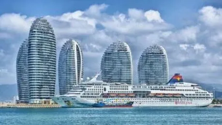 La magia degli Emirati Arabi tra Dubai, Oman e Abu Dhabi