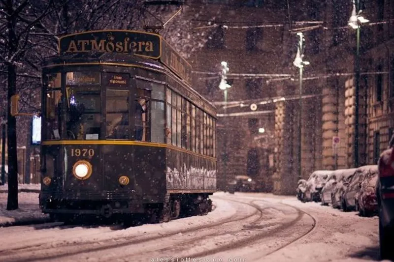 ROMANTIC DINNER AND TRAM TOUR OF MILAN ATMOSPHERE: ELEGANCE, TASTE AND TRADITION