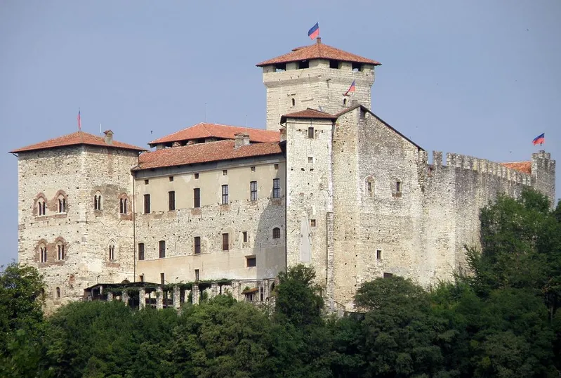 STORIES OF A DISTANT PAST BETWEEN GOLASECCA, SESTO CALENDE AND ARSAGO SEPRIO
