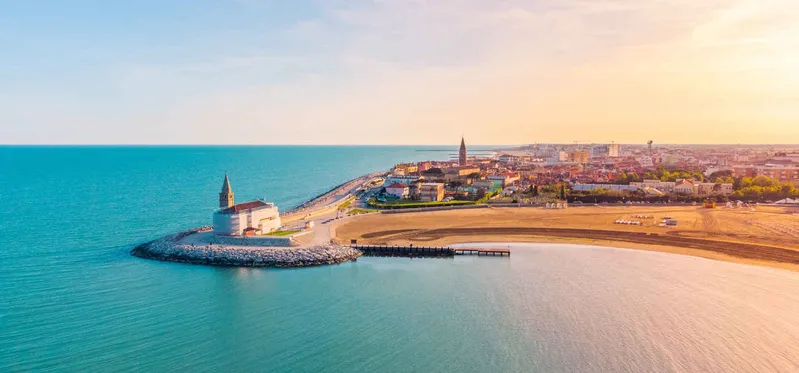 Navetta mare a Caorle: giornata di relax al mare sulla splendida Spiaggia di Levante 