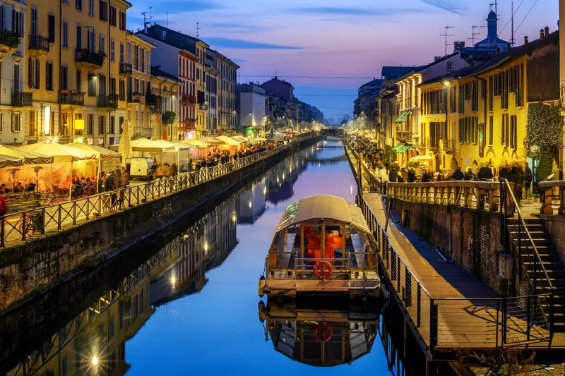 Il Cimitero Monumentale e i Navigli milanesi in navigazione