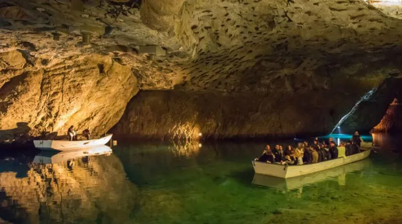 Sion ed il lago sotterraneo di S. Leonard con pic-nic sui castelli