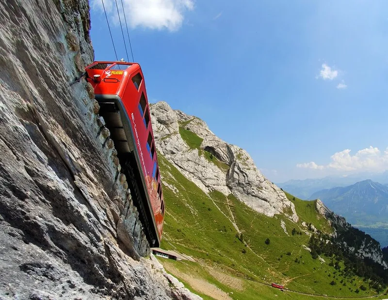 LUCERNA E IL MONTE “PILATUS"