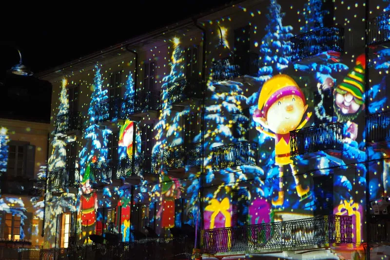 Atmosfere natalizie: Con visita al caseificio e luci a Lecco