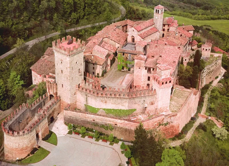 Il Borgo incantato di Vigoleno & PIACENZA