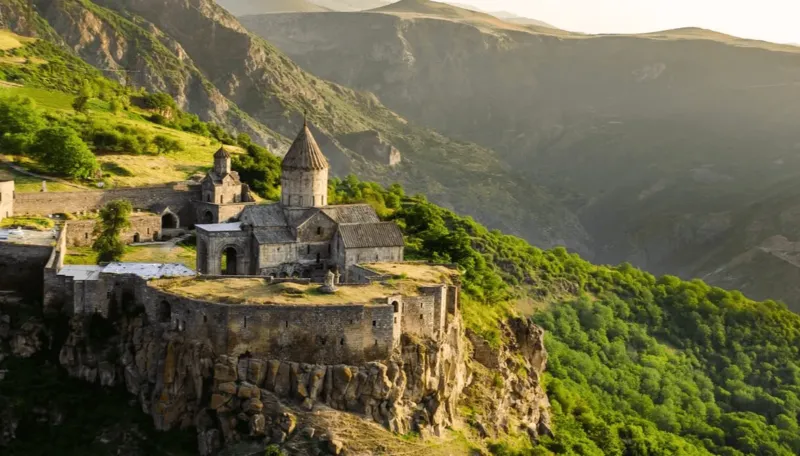 Gran Tour dell’Armenia: Il Cuore del Caucaso tra Storia e Leggende