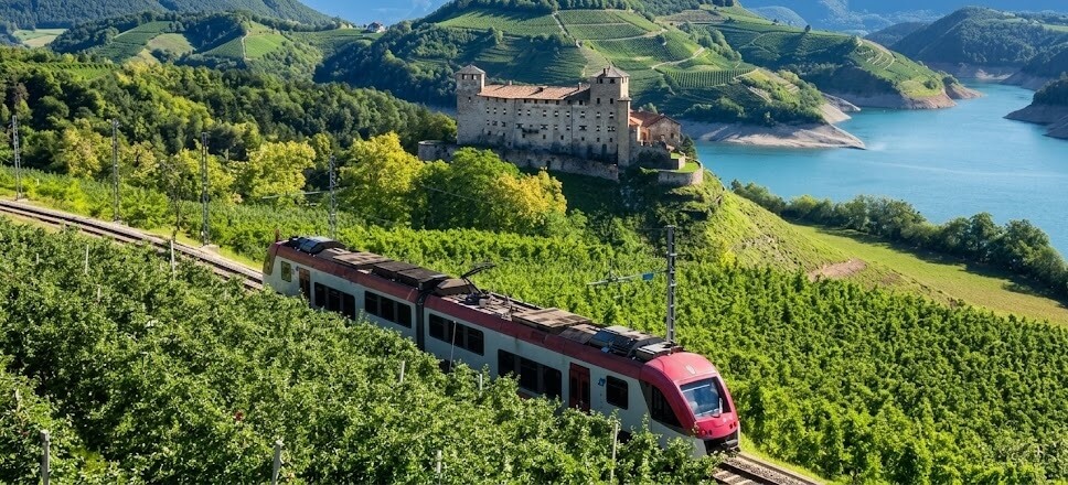 Trento e il Trenino dei Castelli: tra Storia, Valli e il fascino di Riva del Garda
