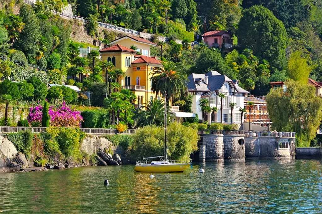 Visita ai Castelli di Cannero e a Cannobio con il tradizionale mercato