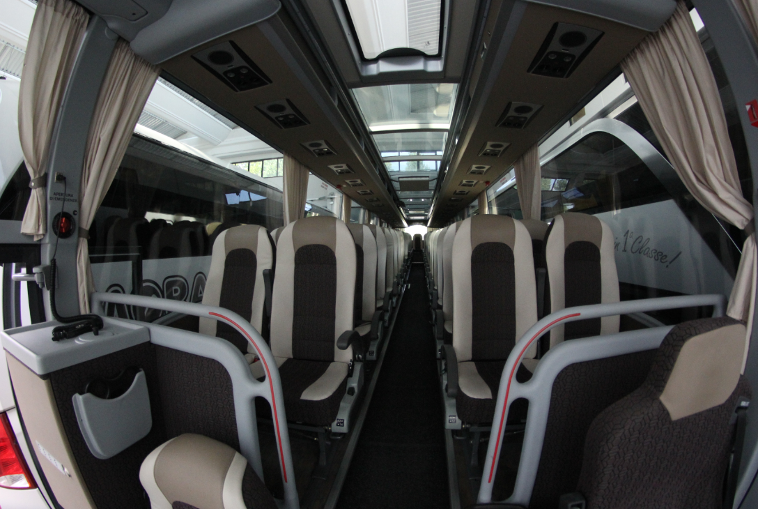 vanhool_interno_1